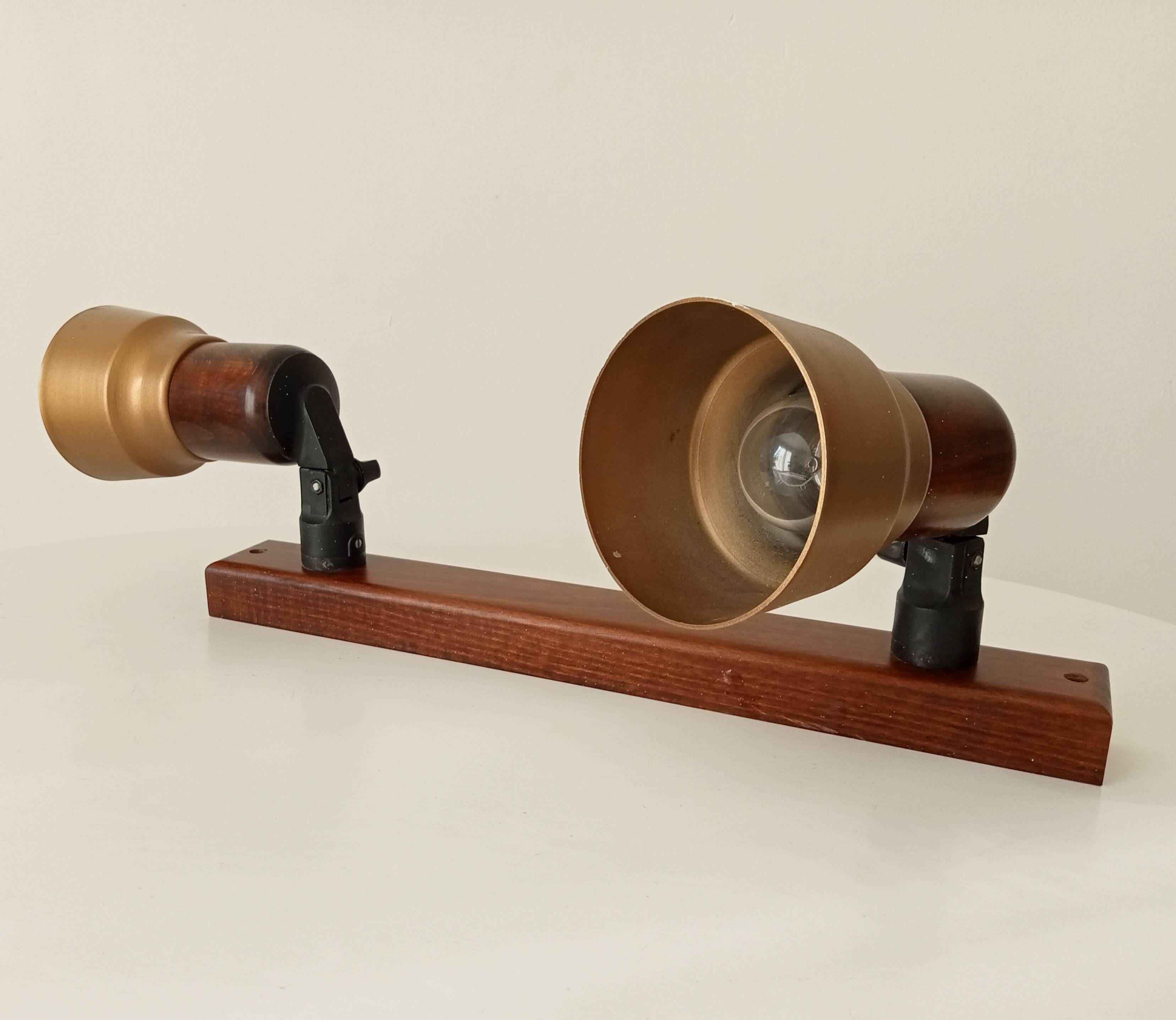 Vintage double spot wall light in wood and brass 80s
