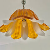 Suspension vintage plastique fleur pétales oranges et blancs