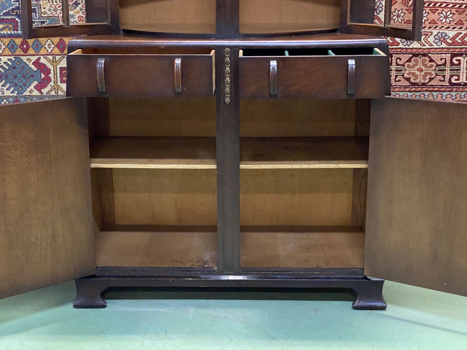 1930s English Art Deco oak buffet