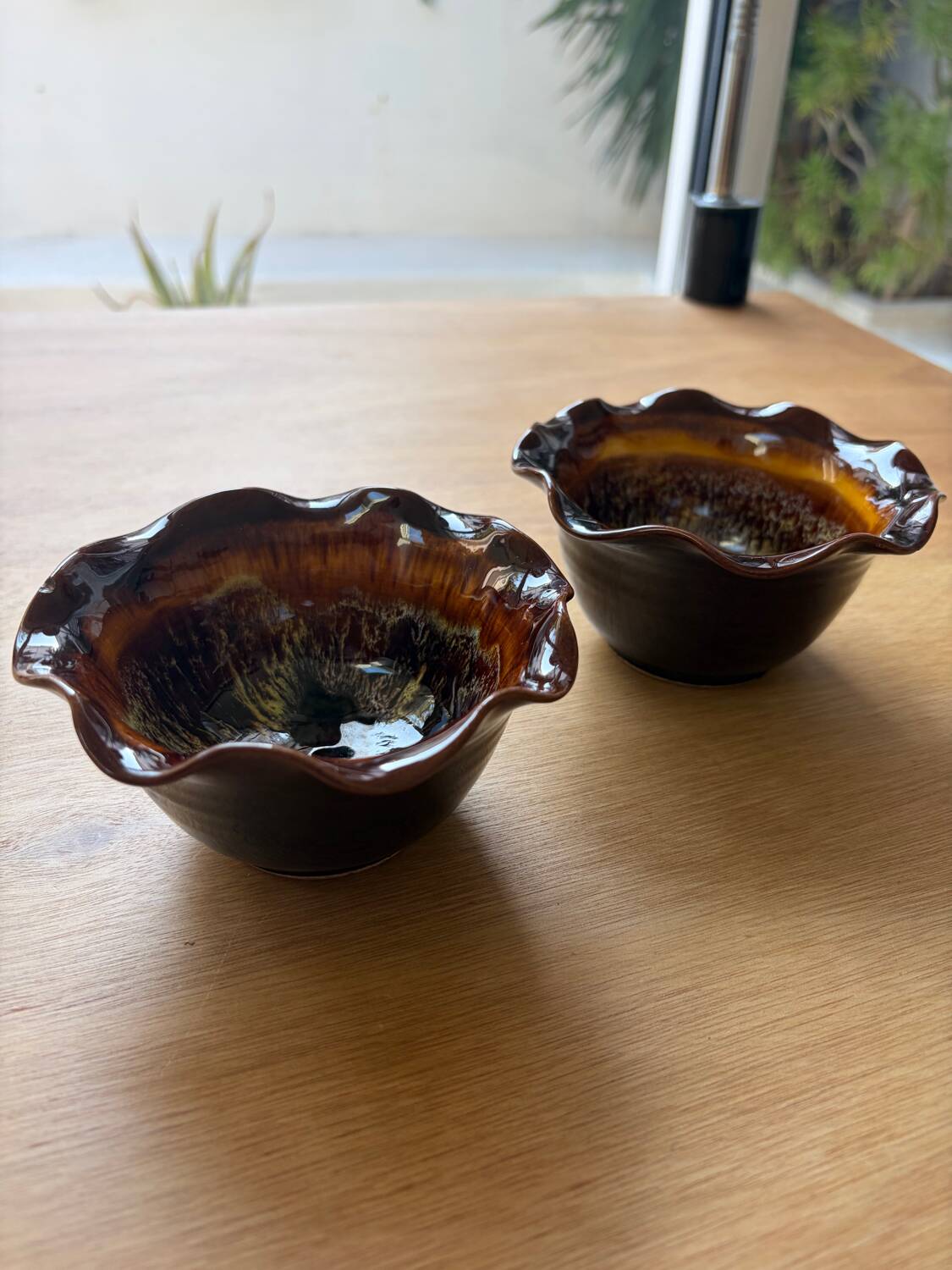 Set of 2 enamelled bowls