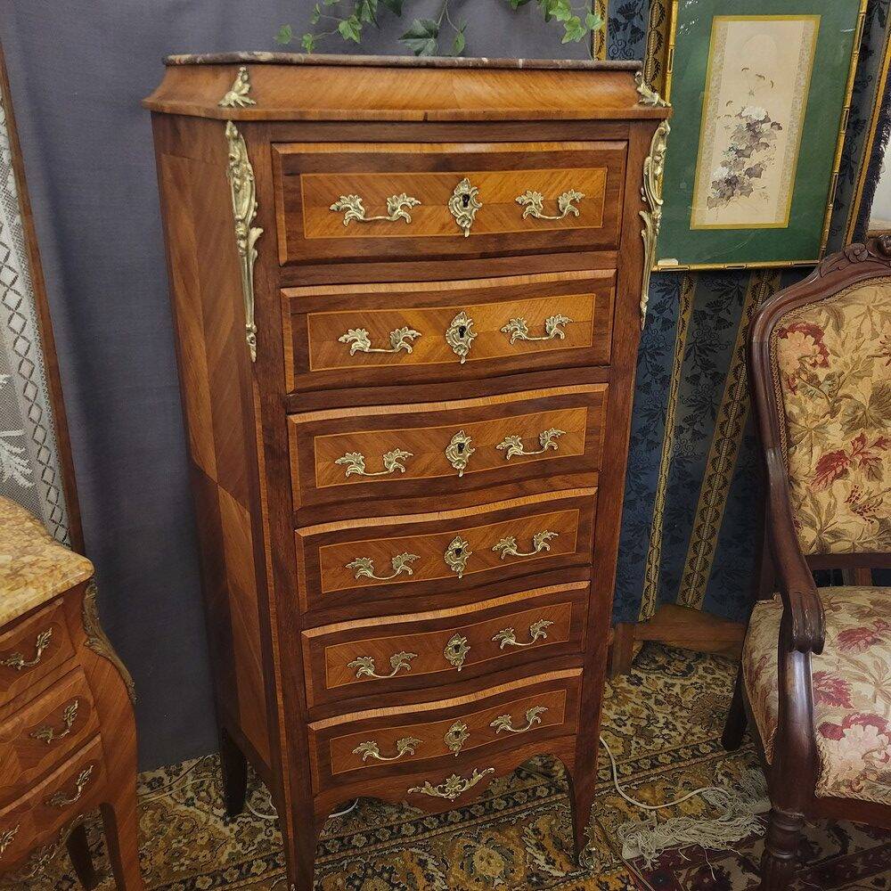Louis XV chest of drawers