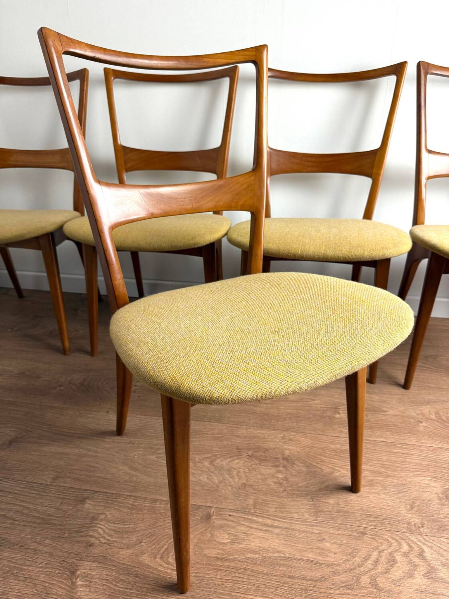 Set of 5 vintage Scandinavian chairs