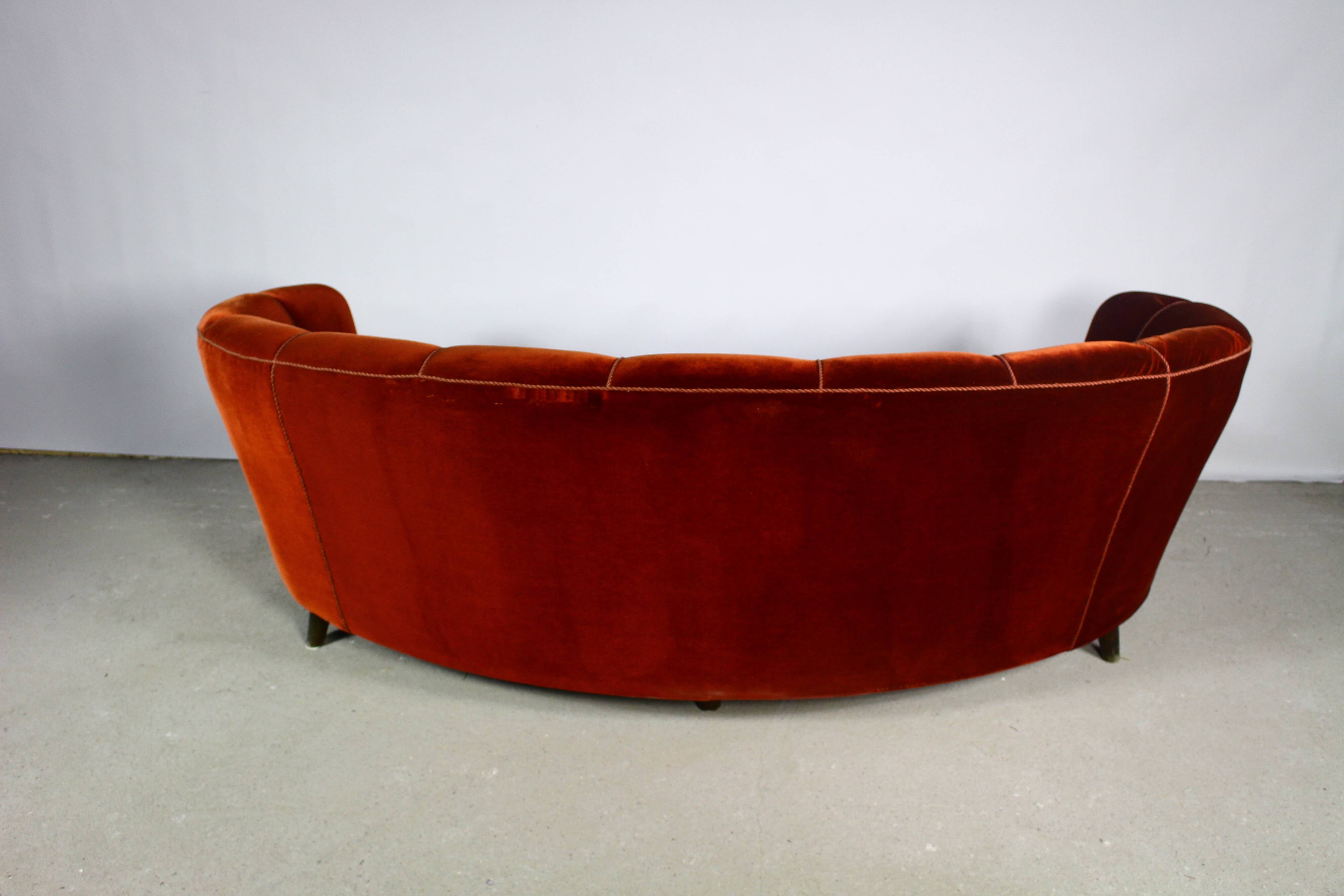 Art deco cabinetmaker banana sofa, 1940s