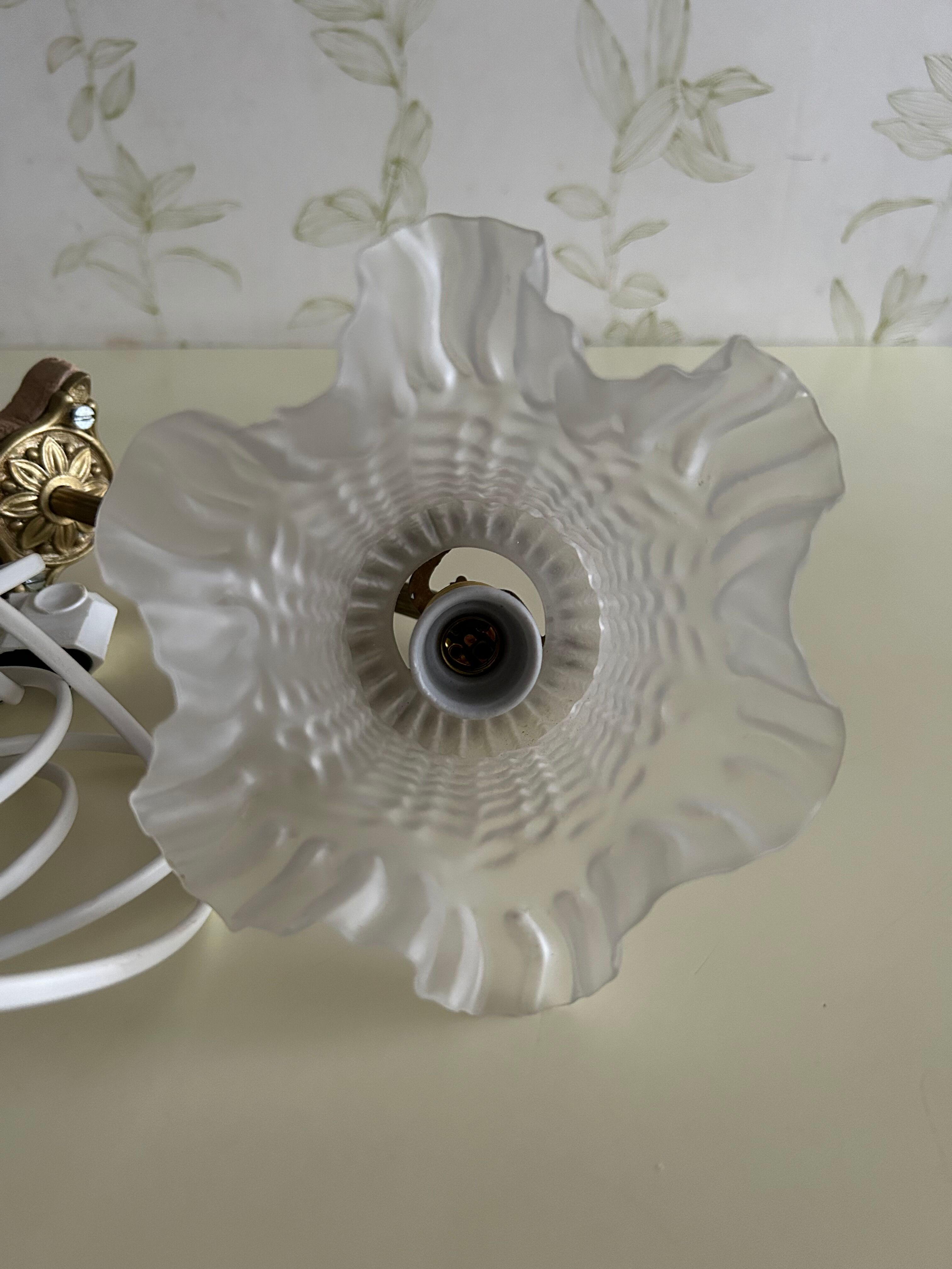 Antique gilded bronze wall lamp with frosted glass tulip