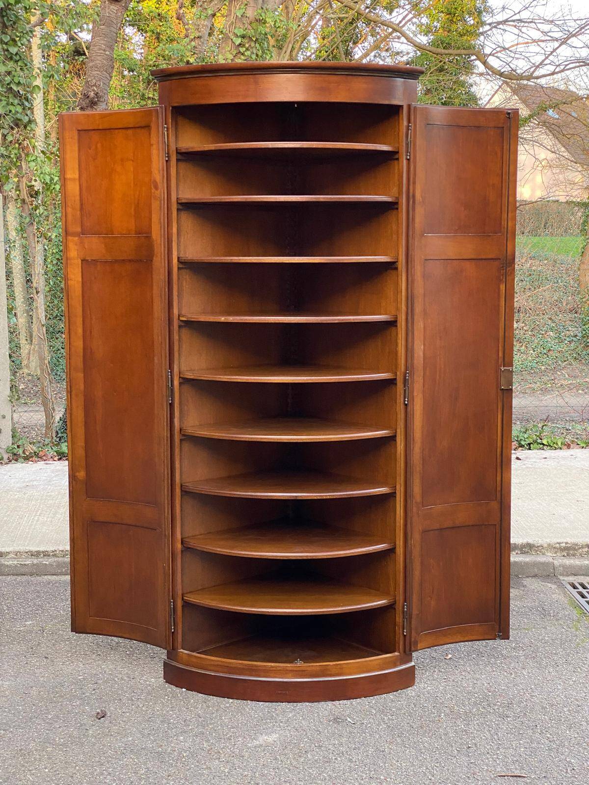 19th-century quarter-round oak solid wood corner library