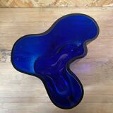 Vase Savoy bleu cobalt par Alvar Aalto , numéroté et signé 1989