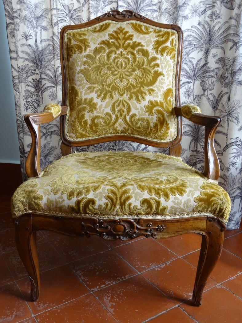 Counterpart of Louis XV period armchairs called "A la Reine"
