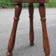 Tabouret tripode en chêne massif, France années 70