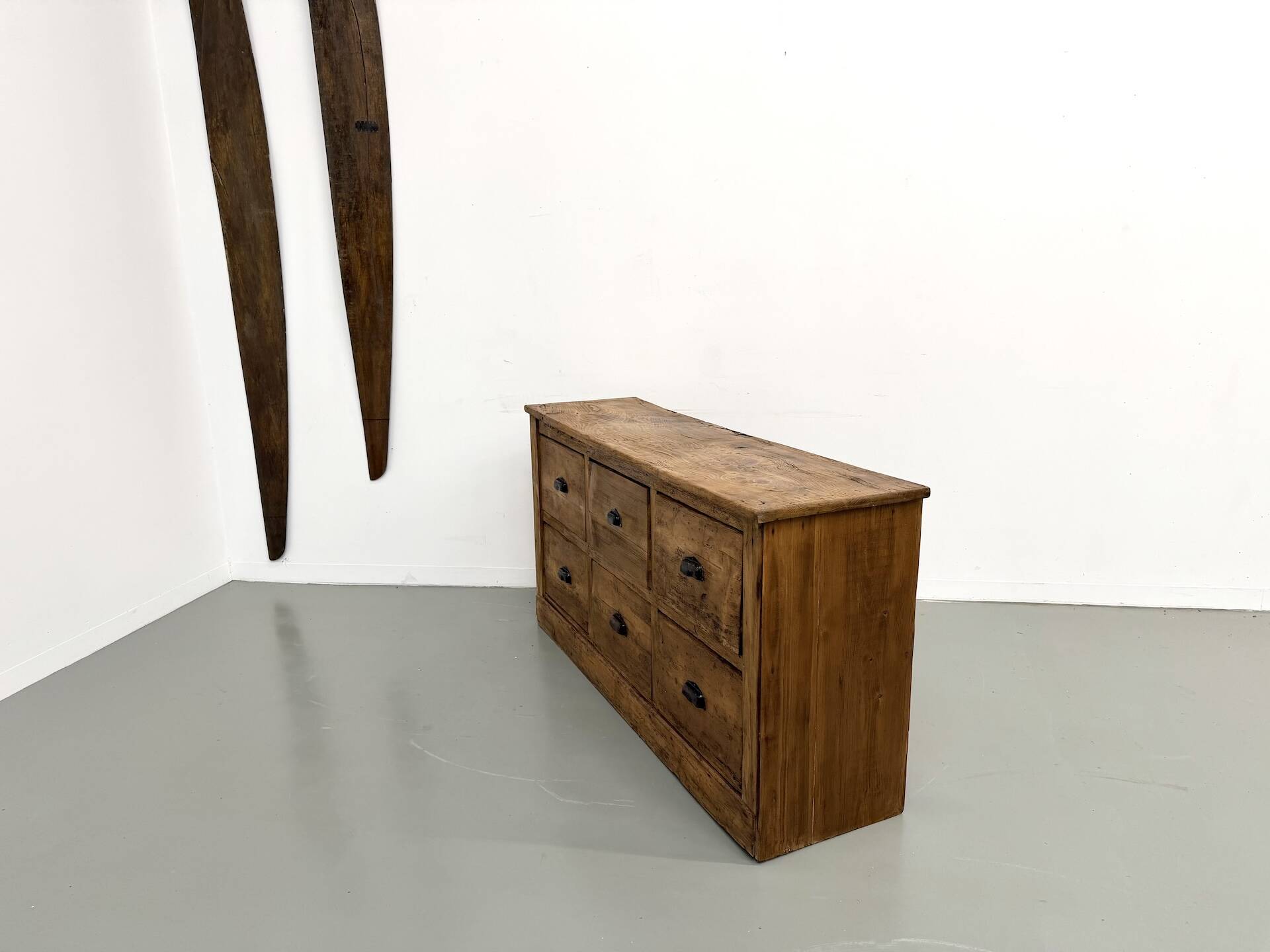 Six-drawer workshop cabinet