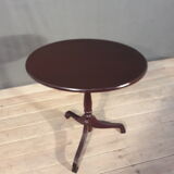 Gueridon has tipping tray