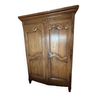 Rustic oak cabinet – Floral carvings – 19th century