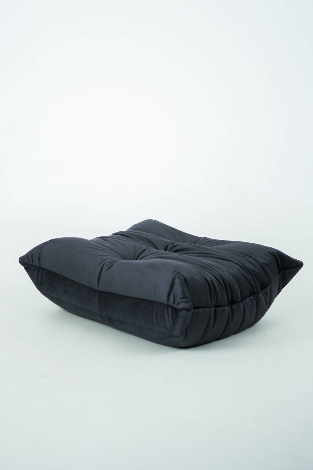 Togo set of chair and pouf in black shiny velvet