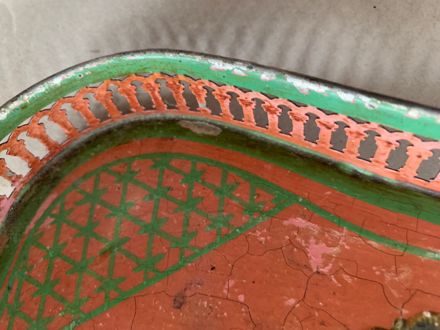 Small decorated tin tray