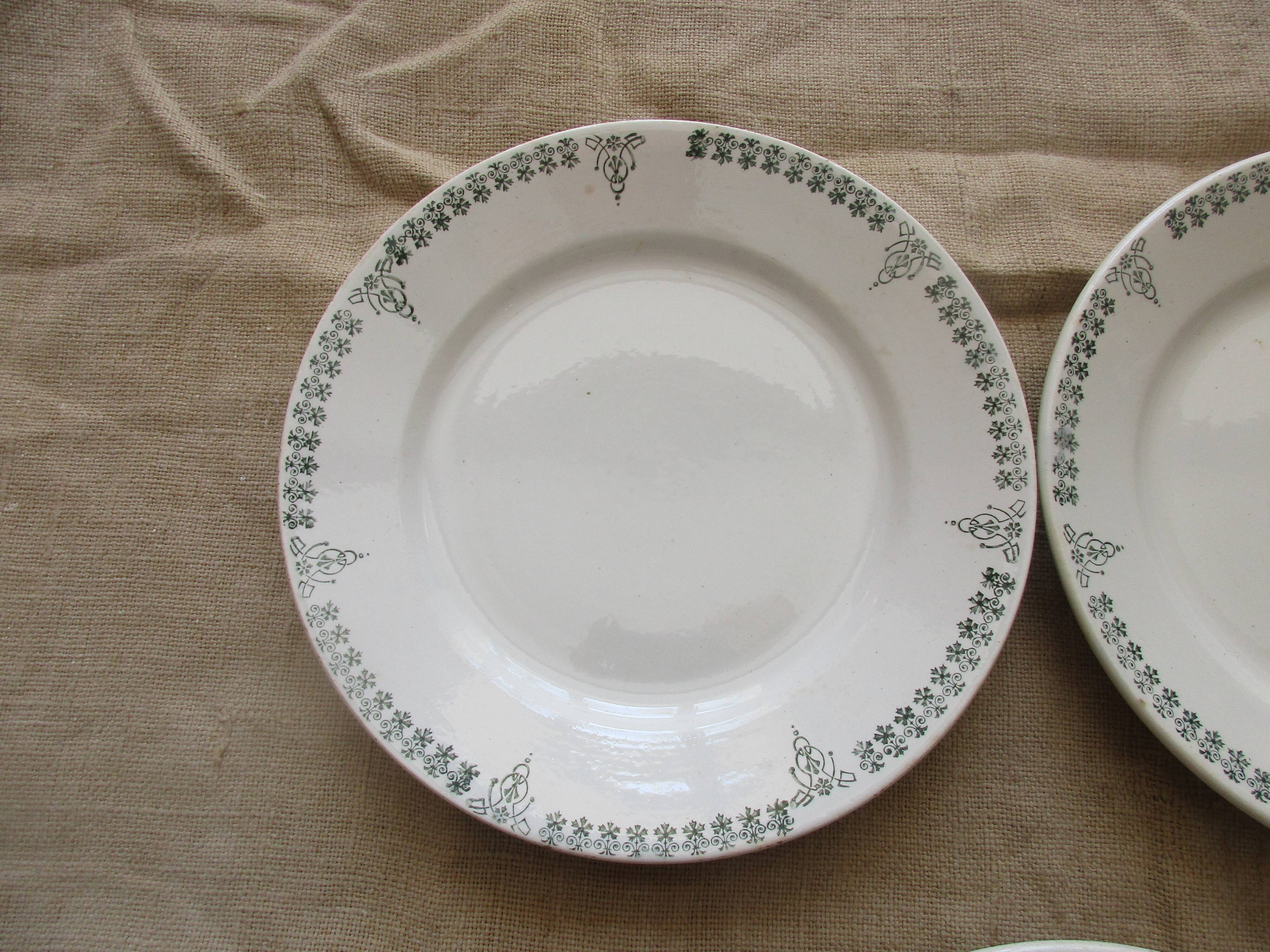 Lots of 5 plates a dessert faiencerie de castres