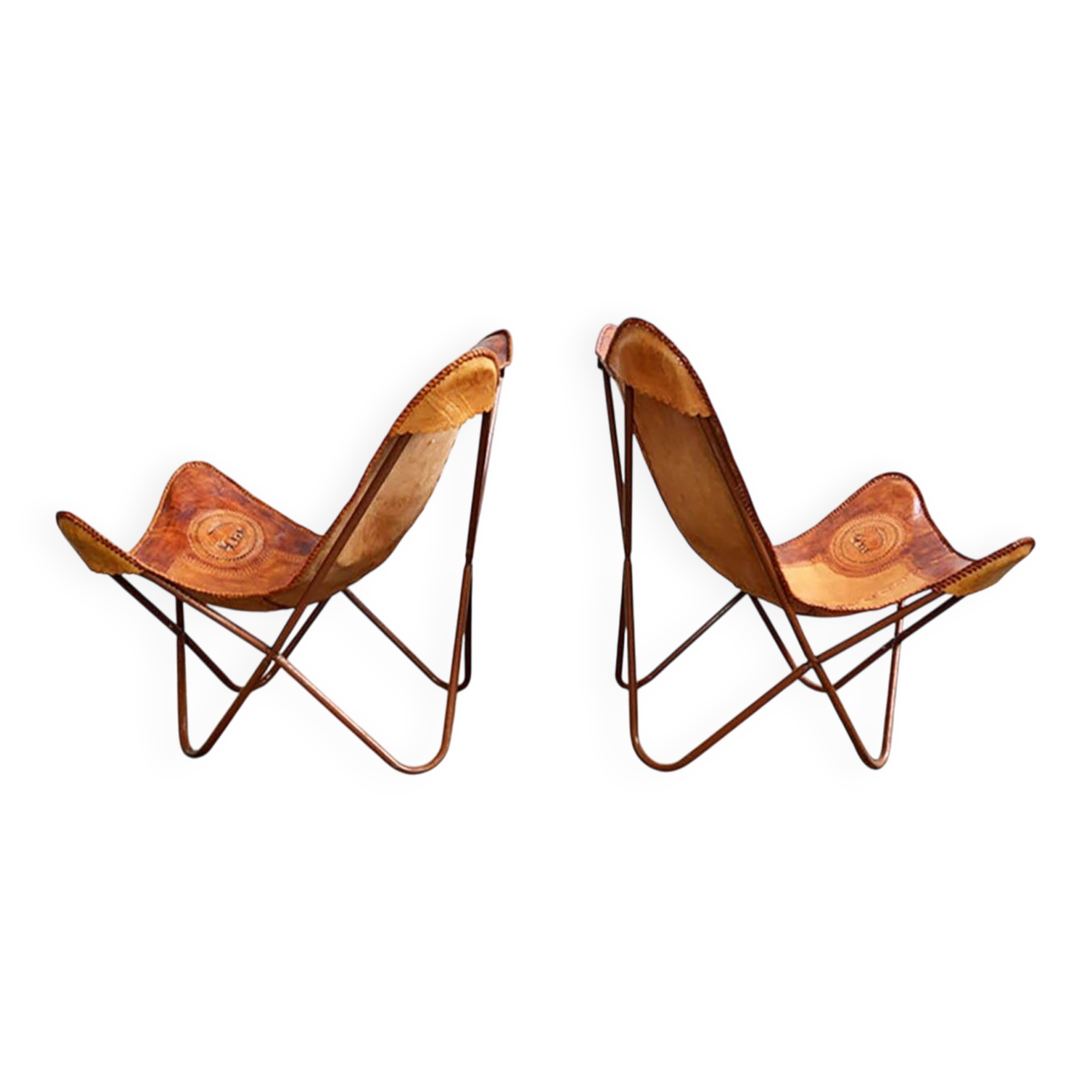 Set of 2 vintage Butterfly chairs in brown leather with a metal frame.