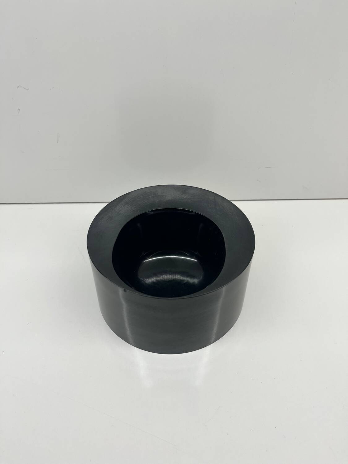 Enzo Mari ashtray Borneo - Danese Milano - Black melamine – Design it