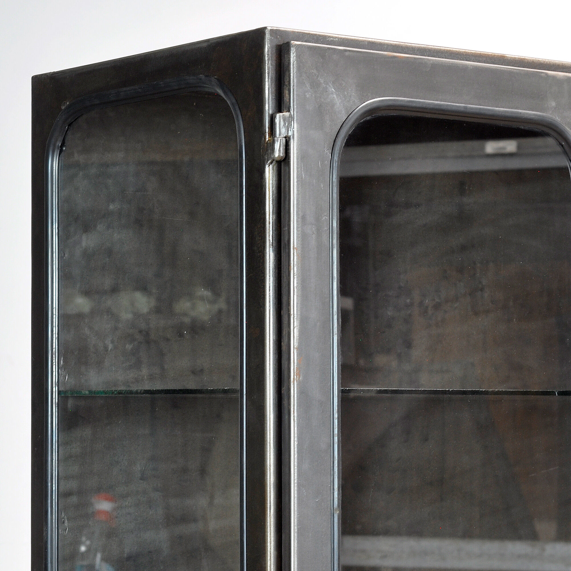Cabinet médical vintage poli, années 1970
