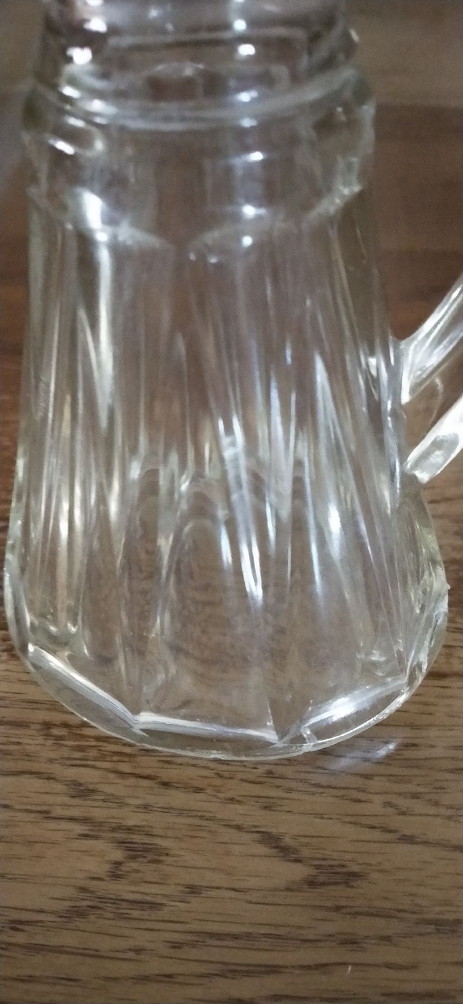 Petit pichet à vin ou cidre en verre