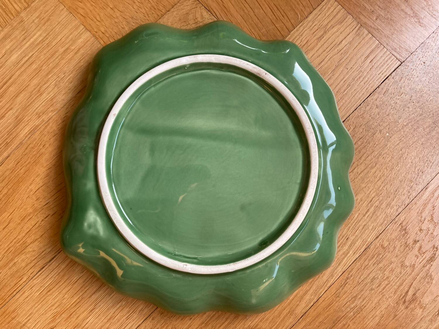 Cabbage leaf dessert plates