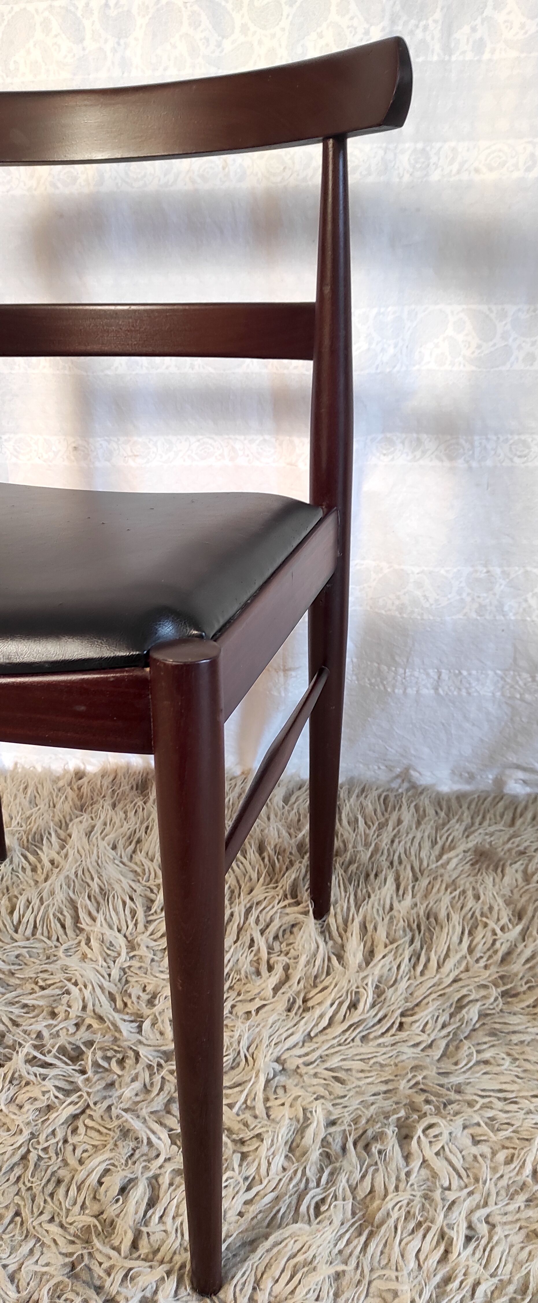 Chaise style scandinave en bois massif années 60