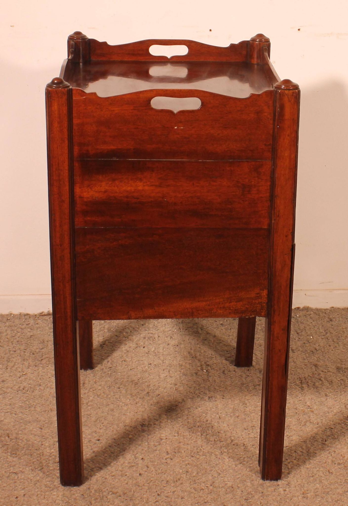 Mahogany curiosity cabinet - 18th century