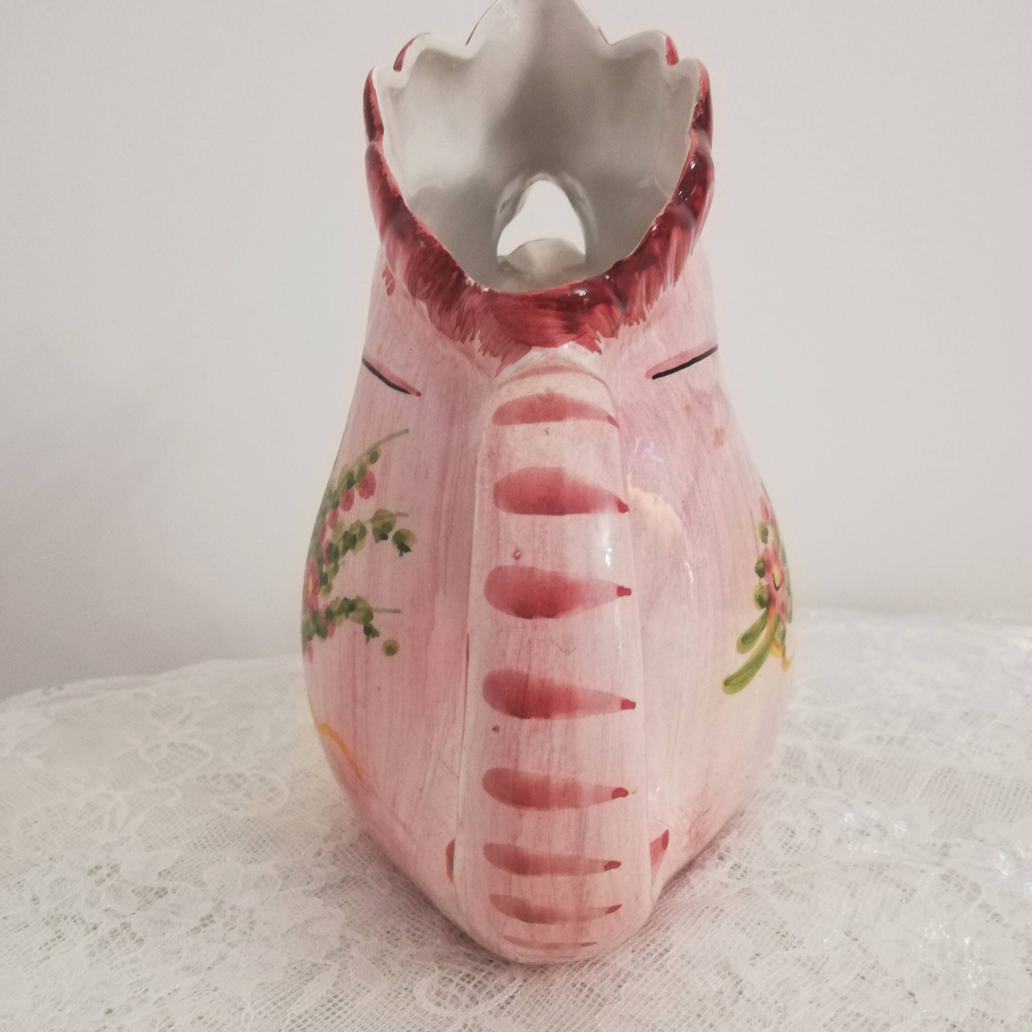 Rooster pitcher