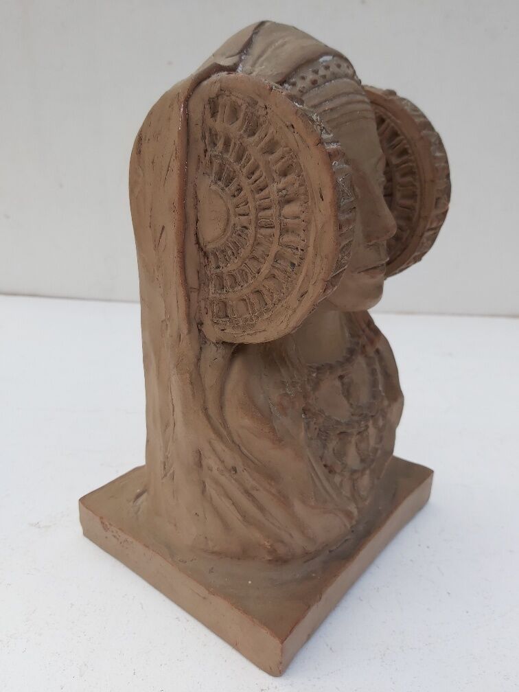 Bust terracotta woman