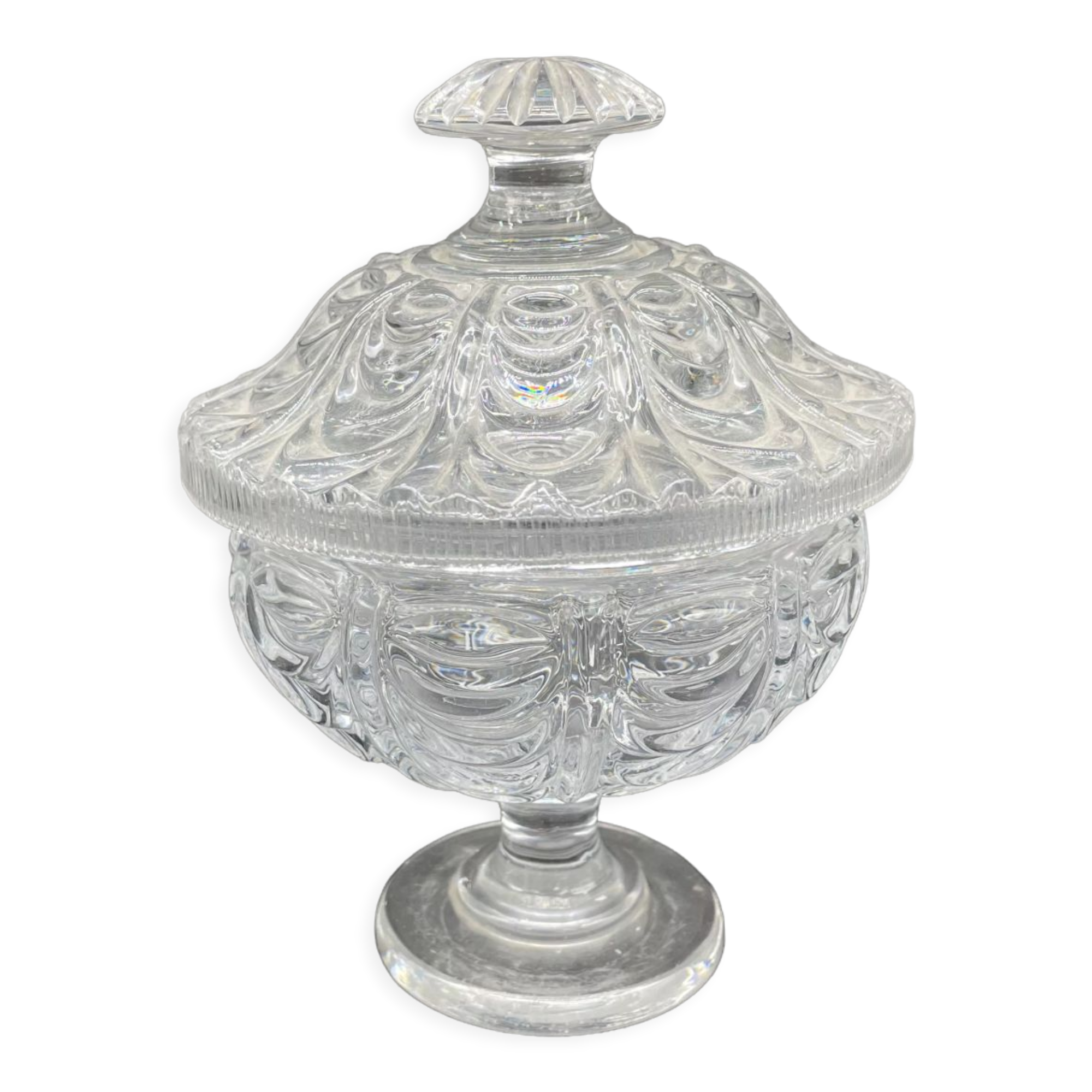 Moulded and cut crystal drageoir from Creusot Baccarat early 19th century