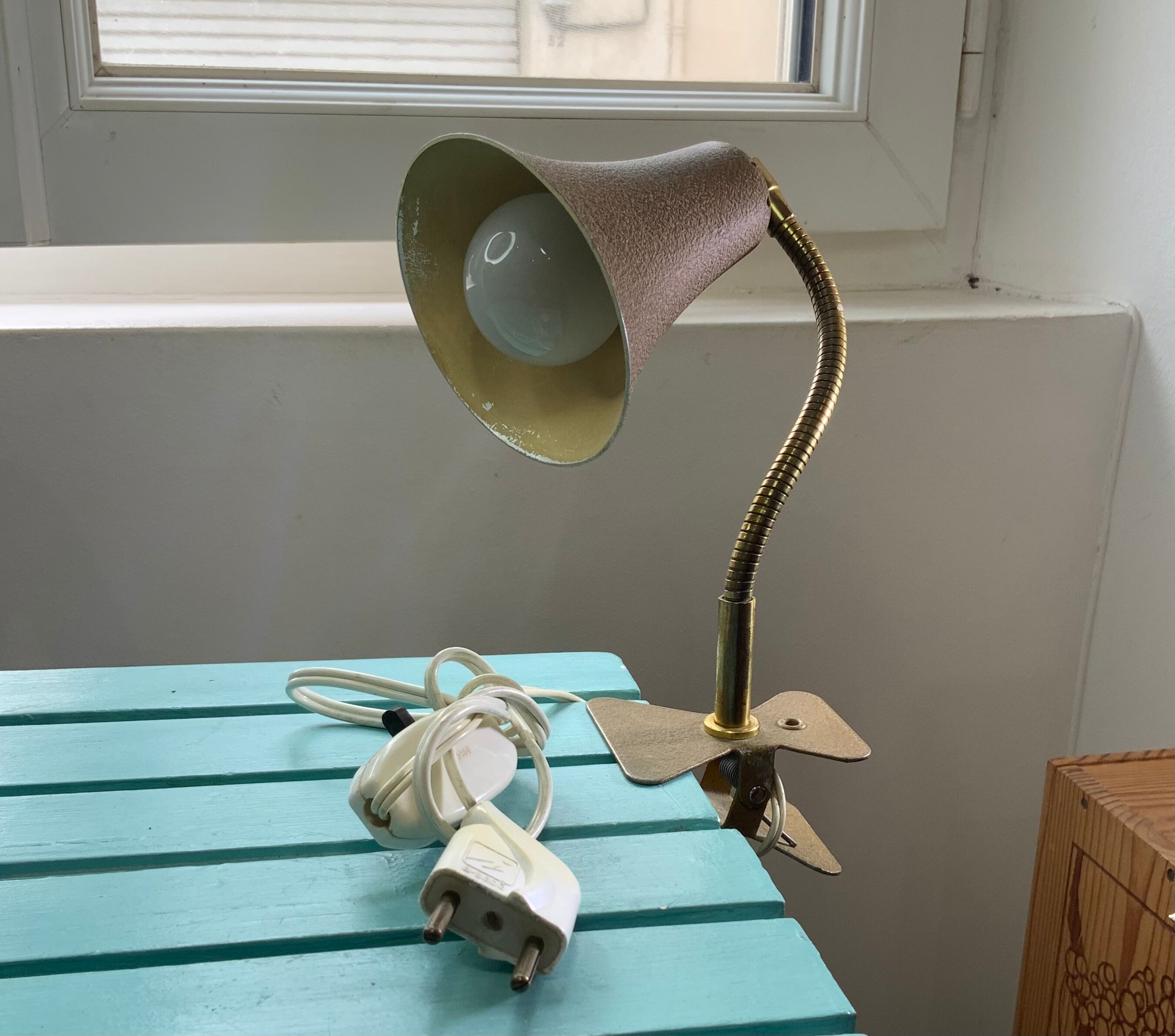 Vintage beige metal clip lamp working condition original electrification