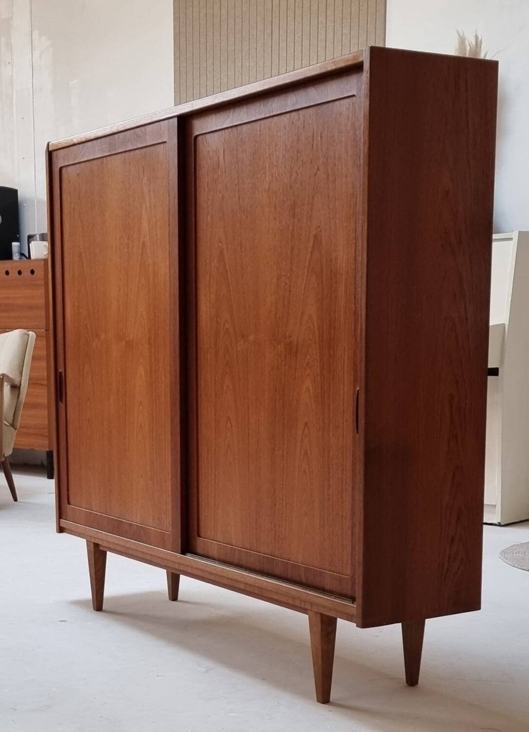 Armoire du milieu du siècle