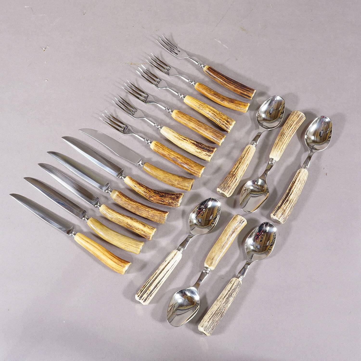 Vintage stainless steel and horn table service for 6 people, Germany 1950s.