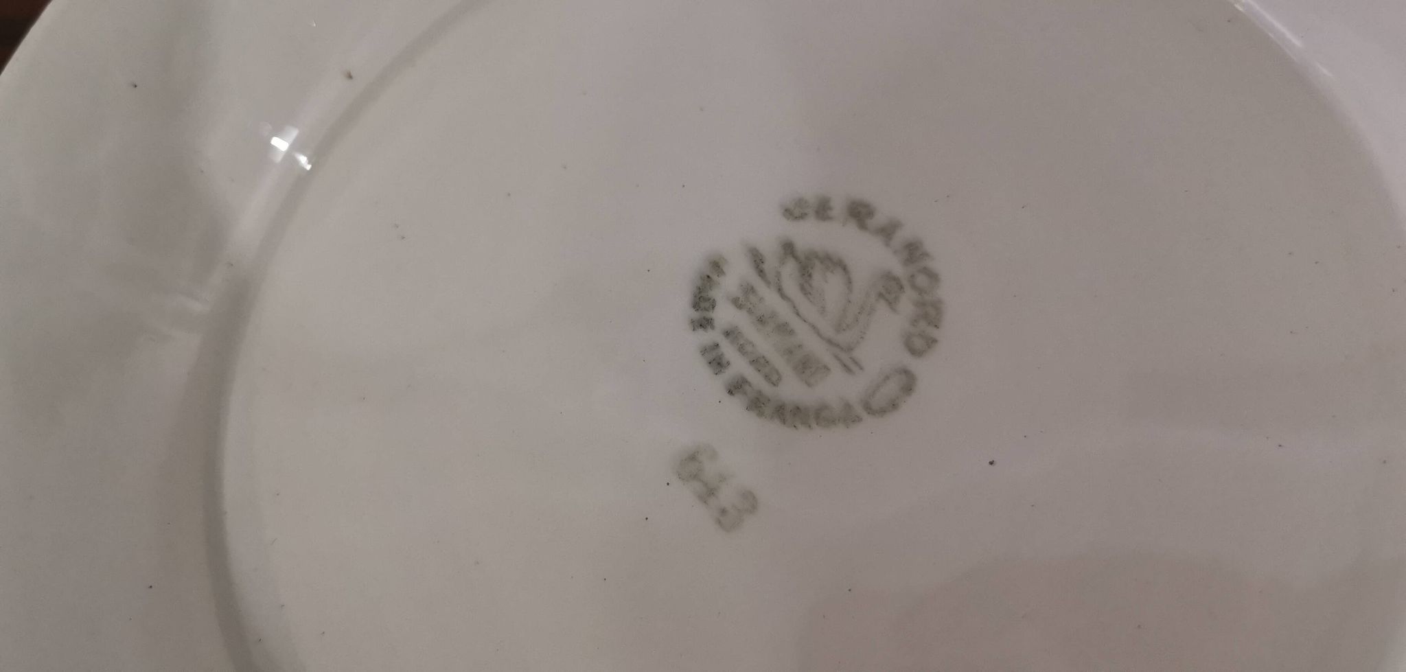 Old round dish on shower stand in art deco earthenware from the 1930s