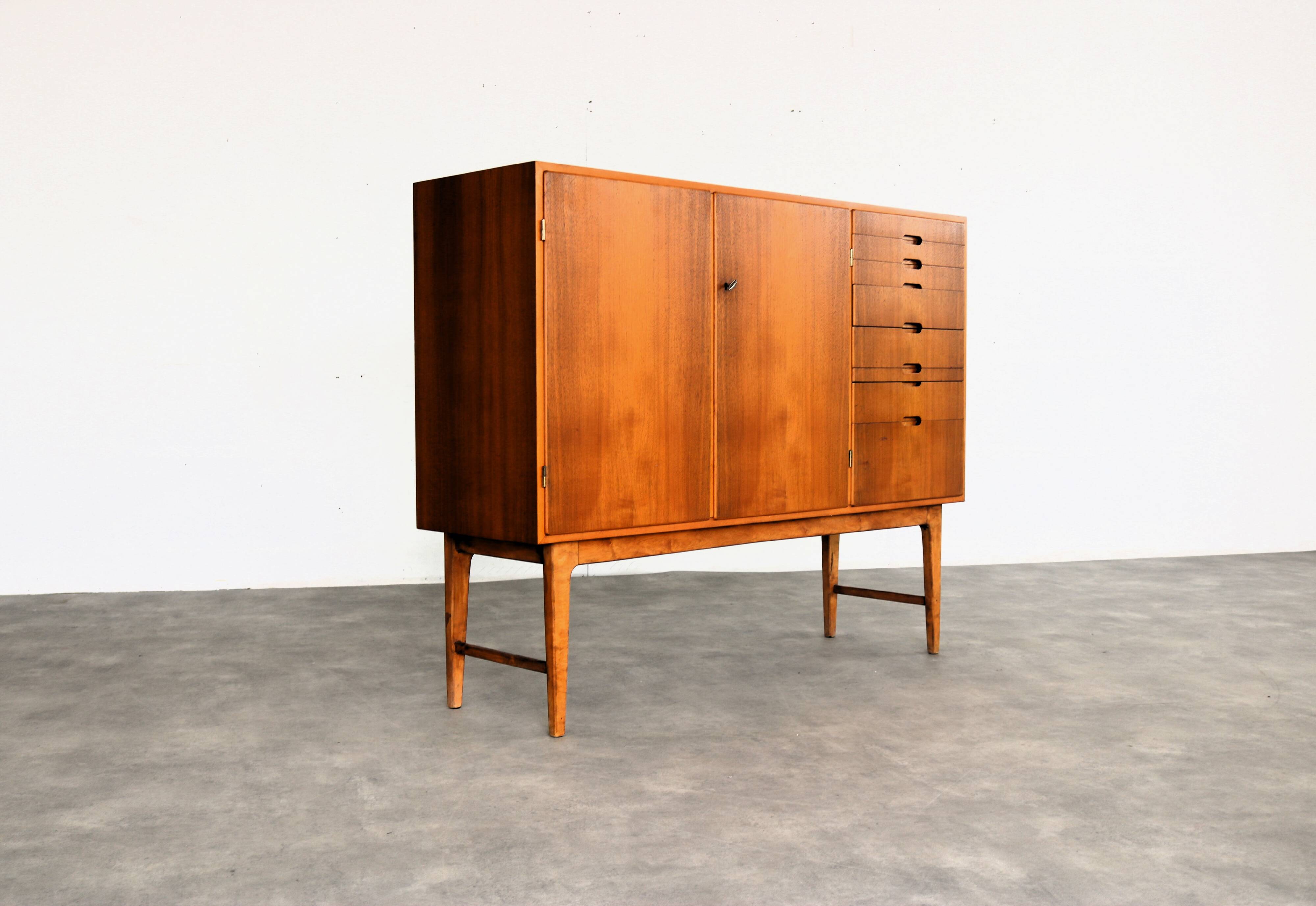 vintage highboard | wall cabinet | Juryvald | 1954