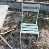 Green bistro ensemble