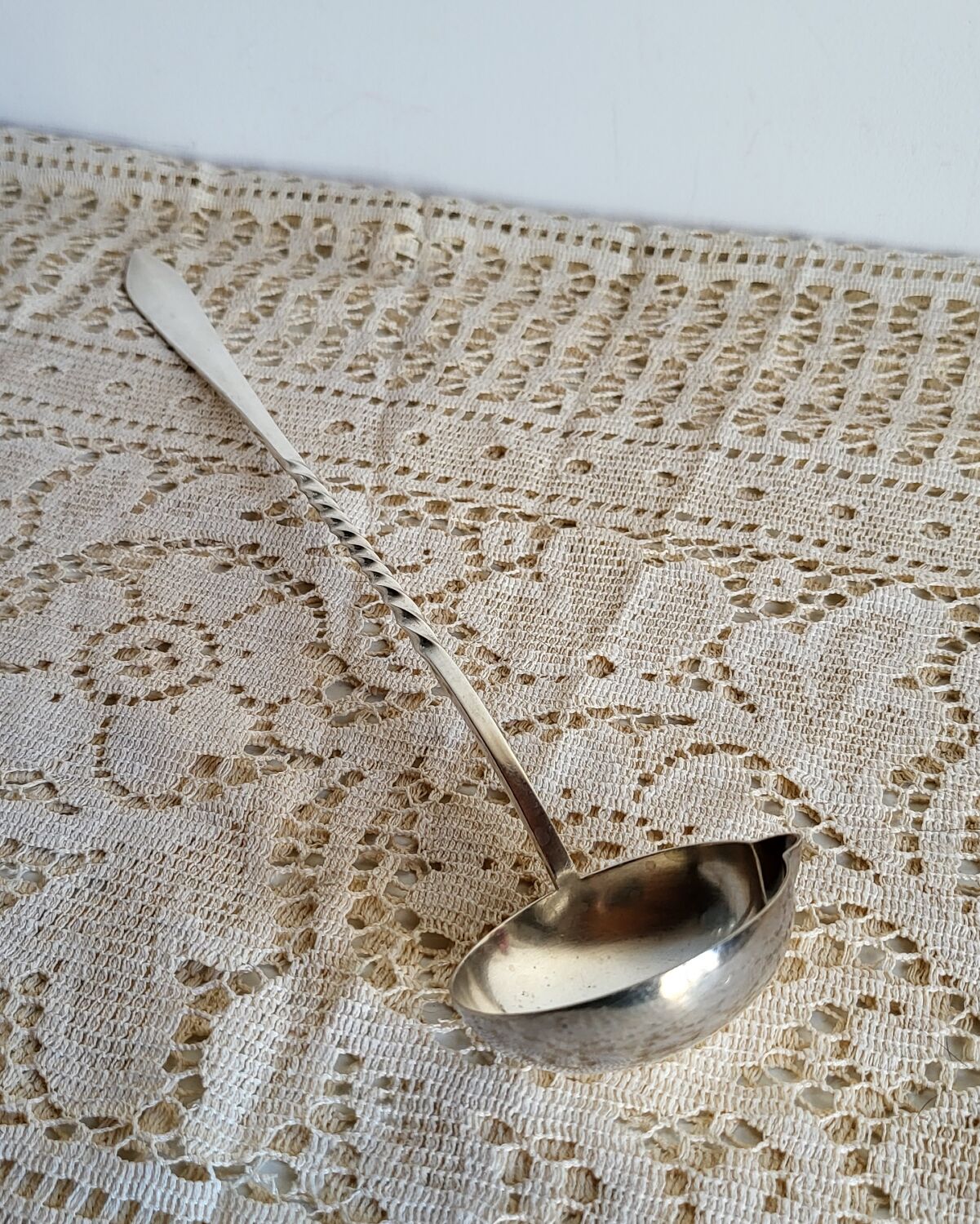 Punch ladle, cocktail, in silver-plated cherry metal.