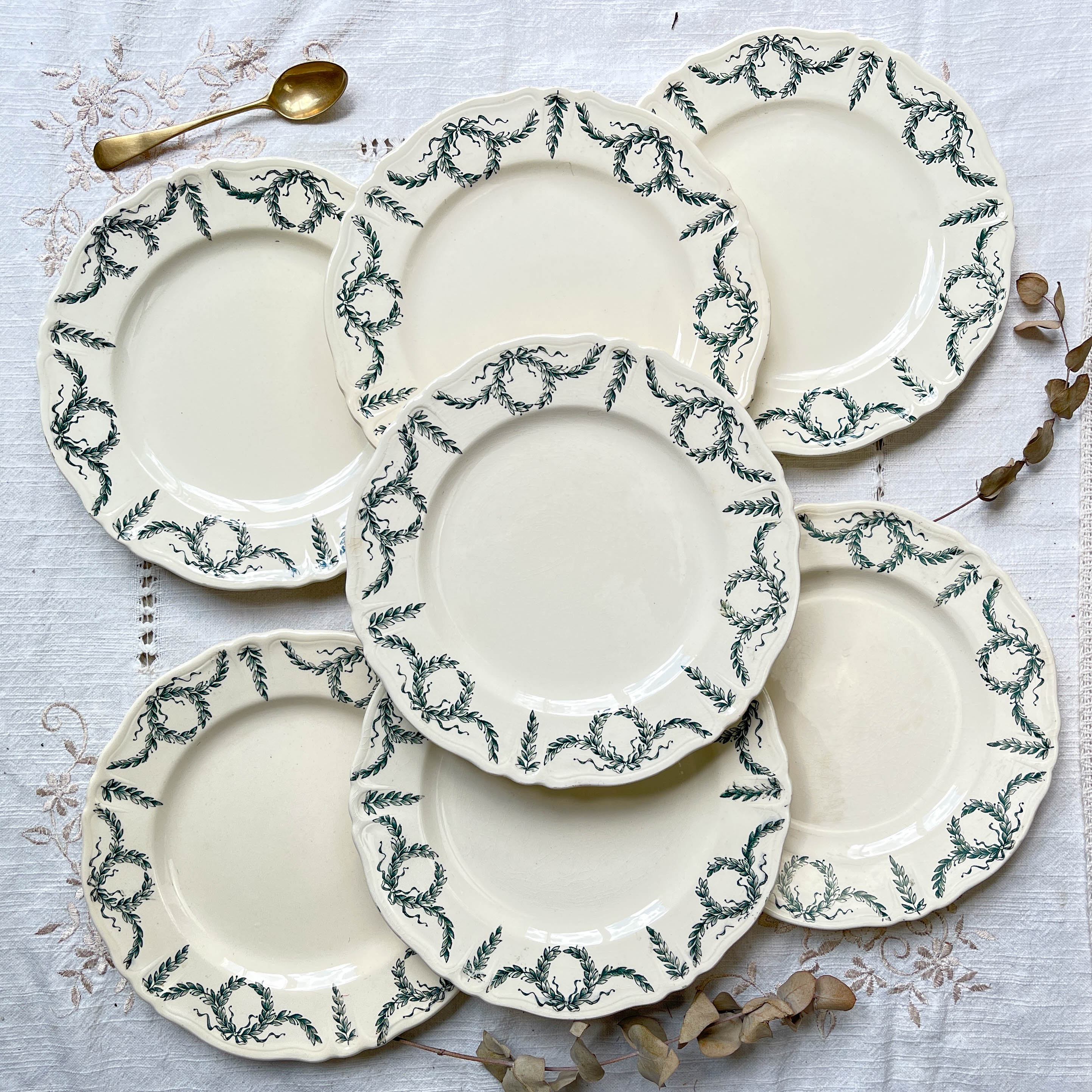 7 plates Terre de fer Longchamp model Villey