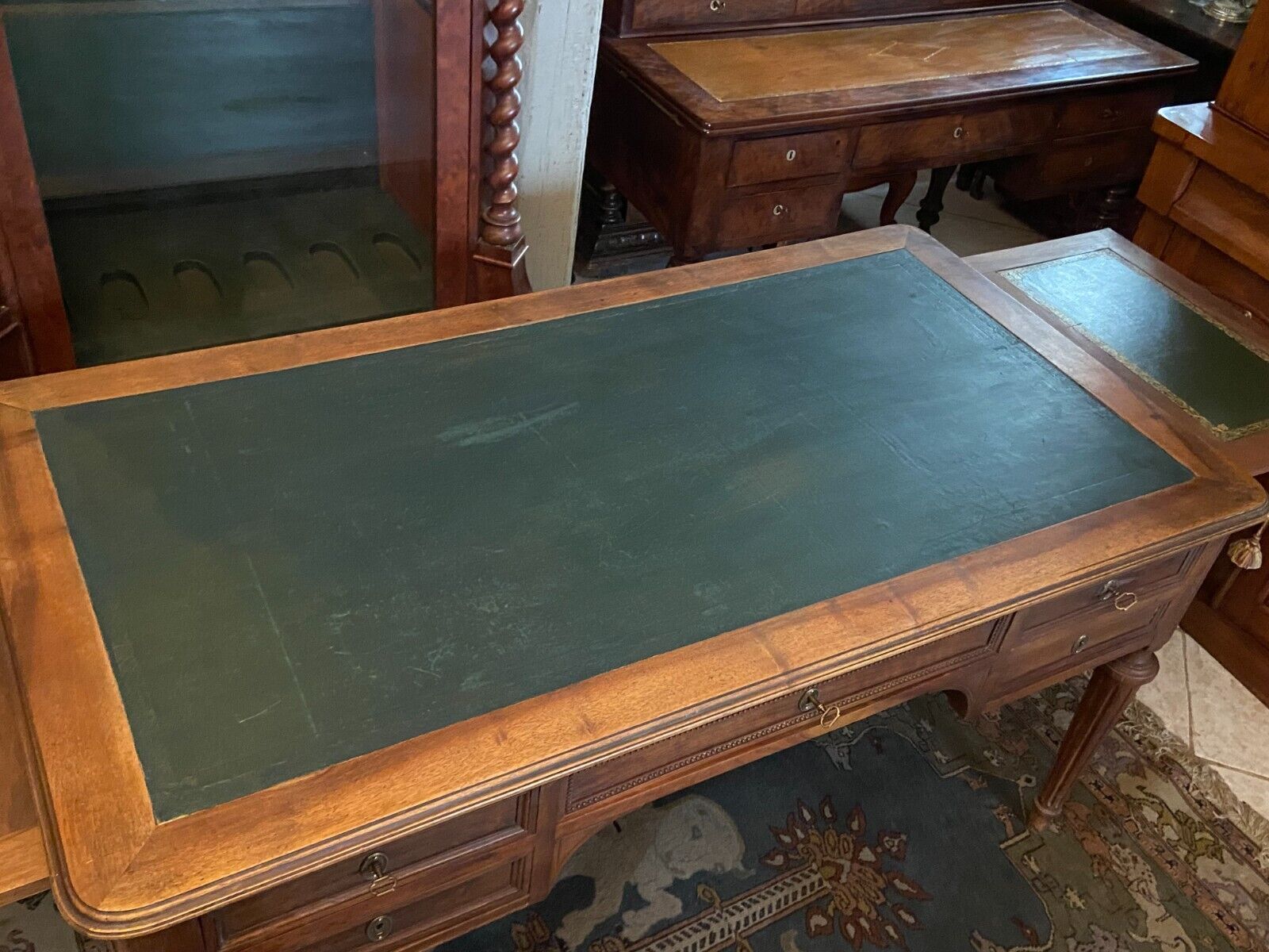 Late nineteenth century desk with retractable side shelves Louis XVI style