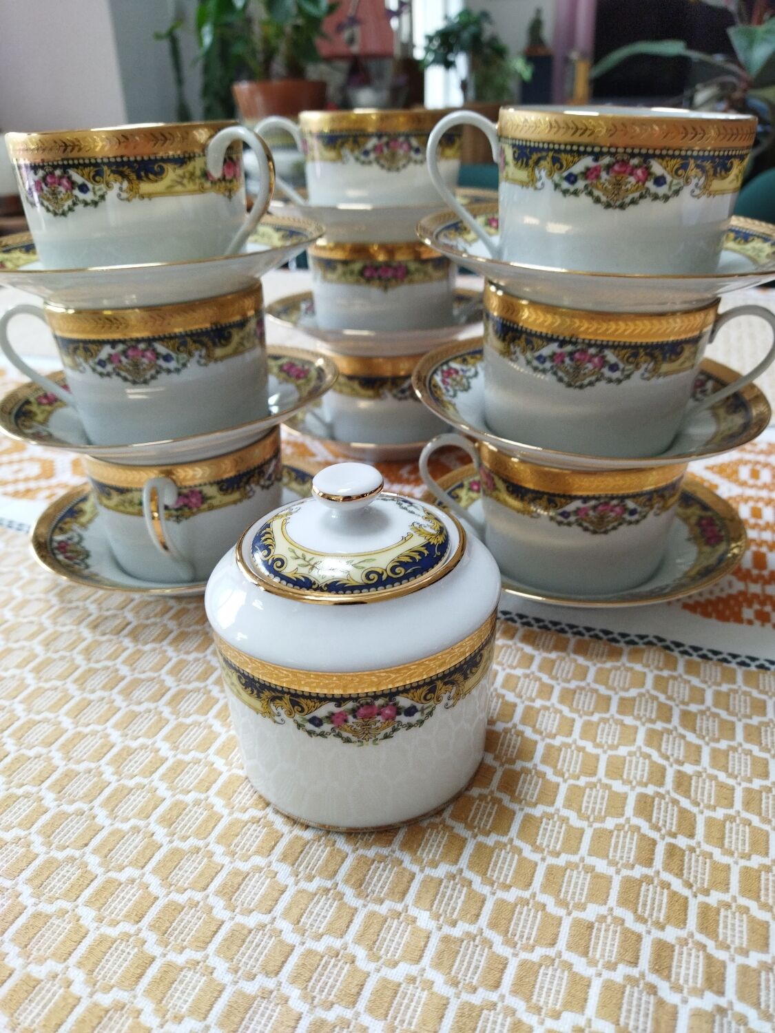 Tasses et sucrier porcelaine Limoges