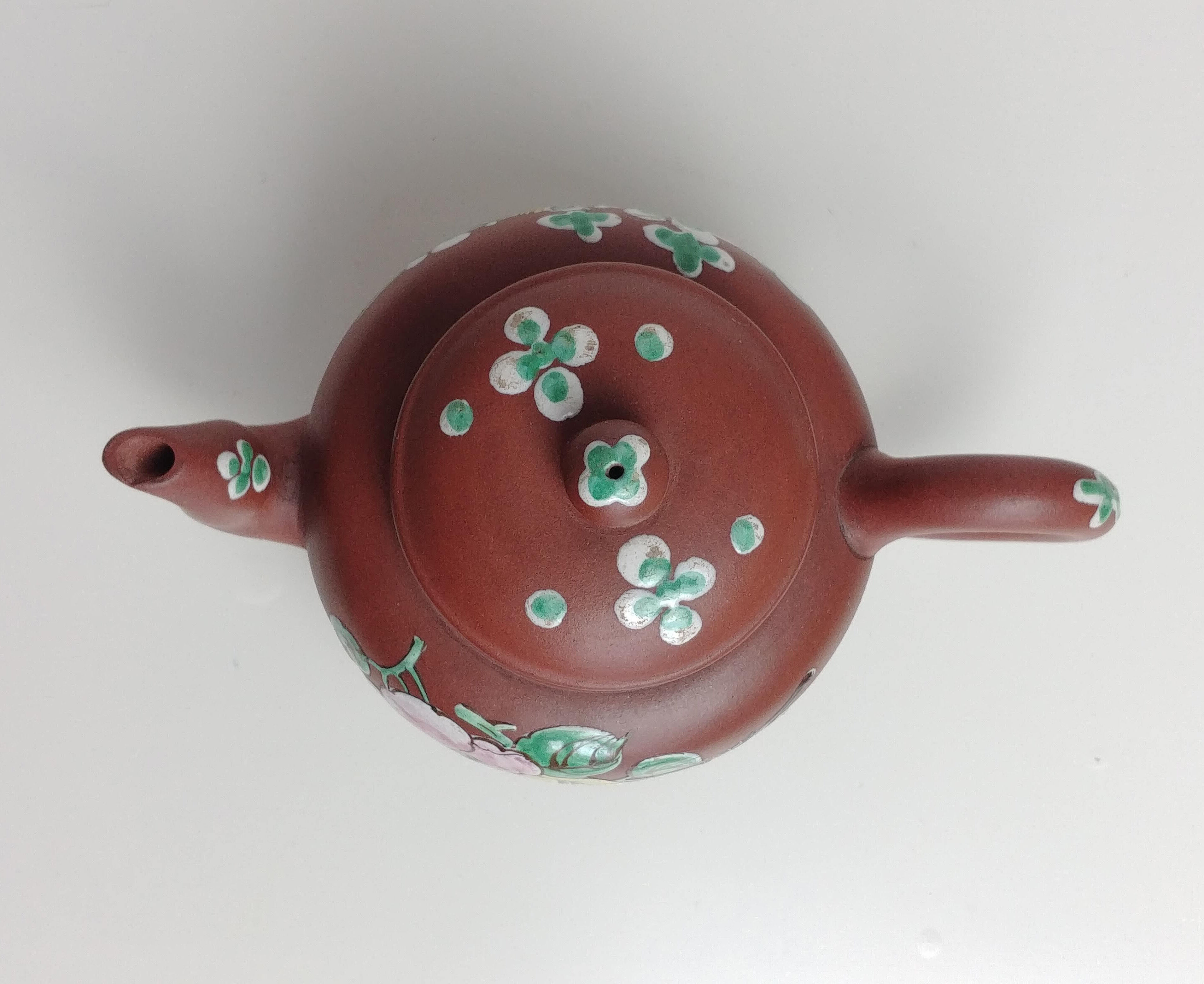 Pretty Ancient Chinese Teapot Enamelled
