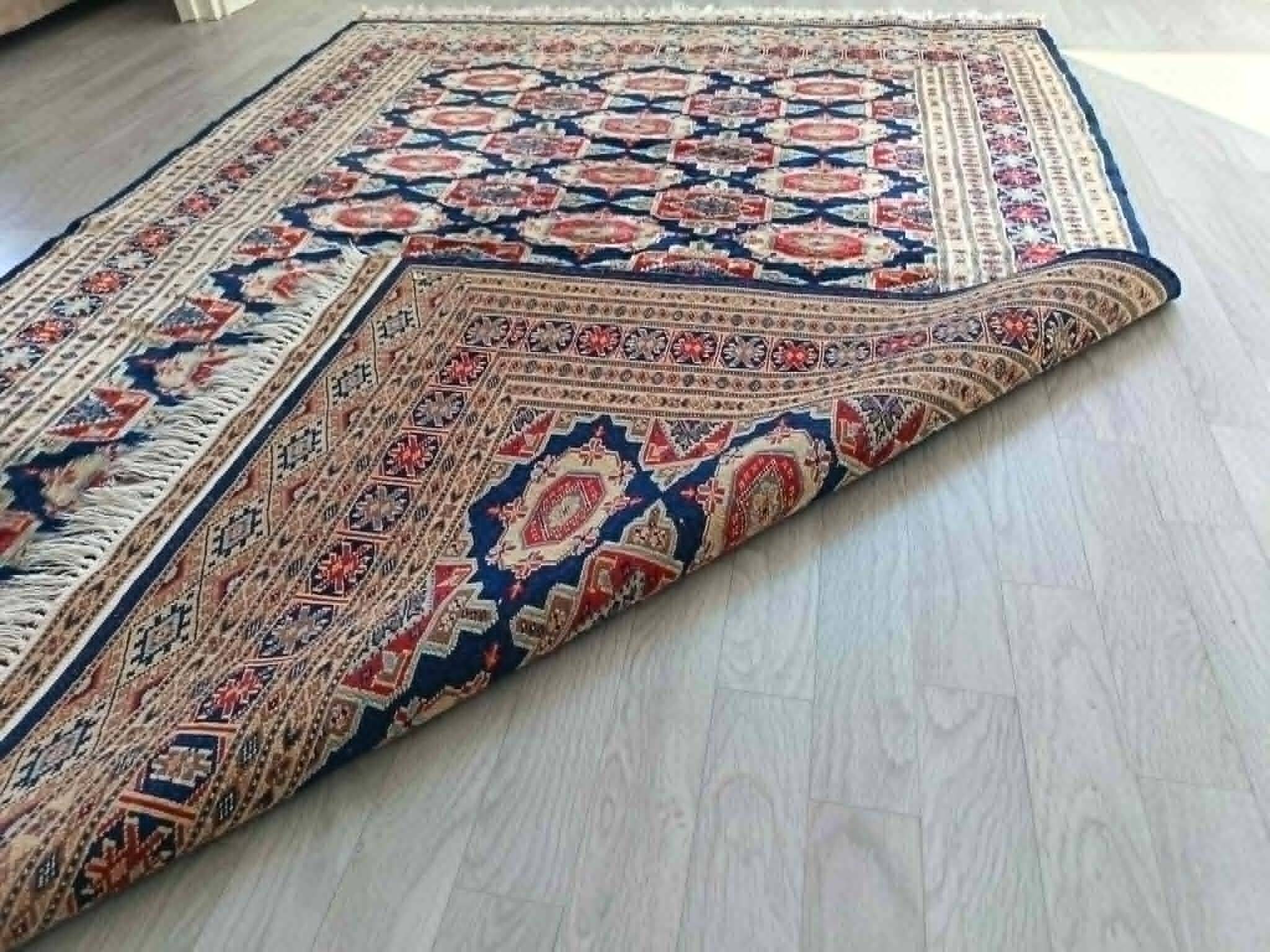 Tapis pakistanais fait main
