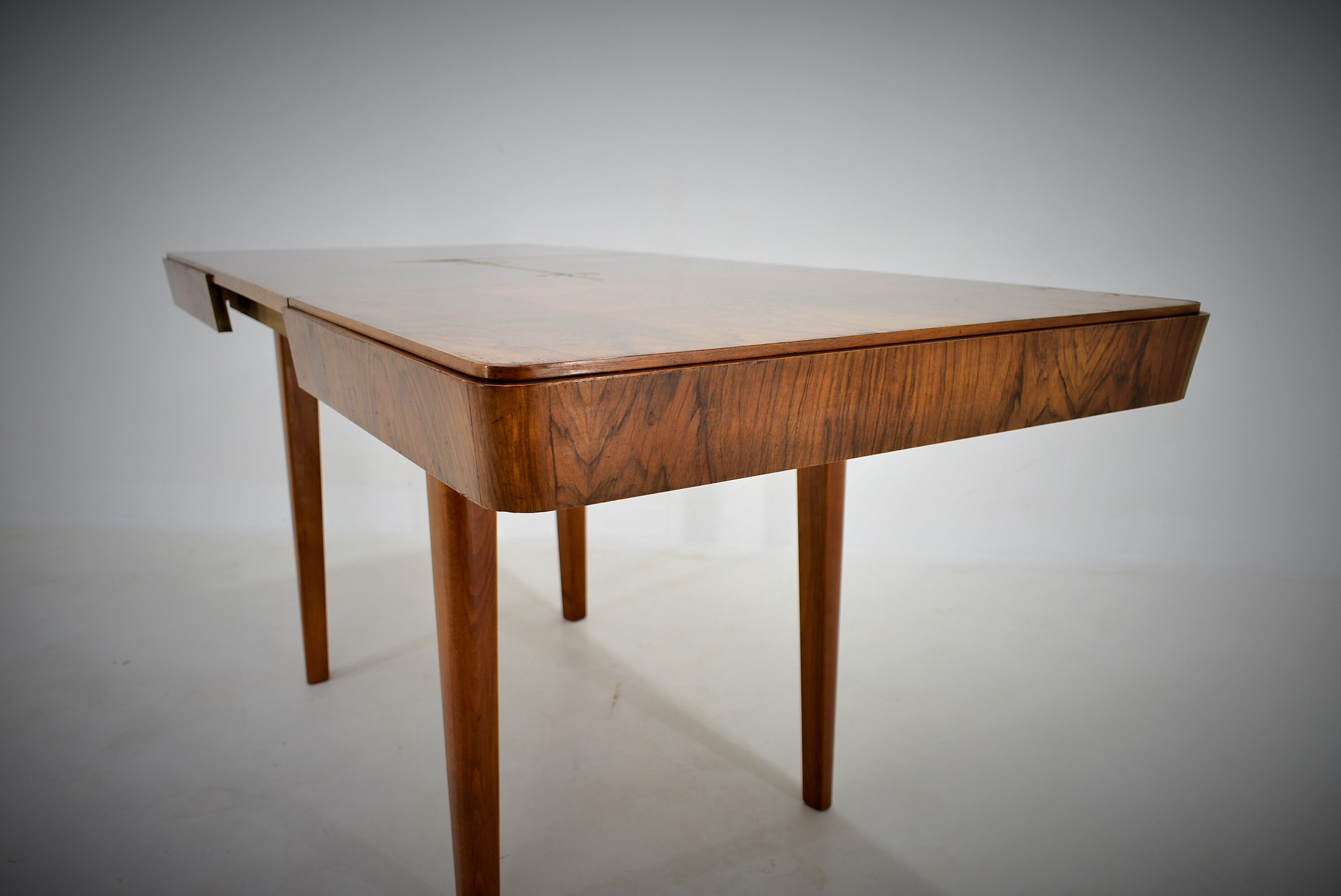 Table à manger extensible Jindřich Halabala pour UP Zavody, années 1950
