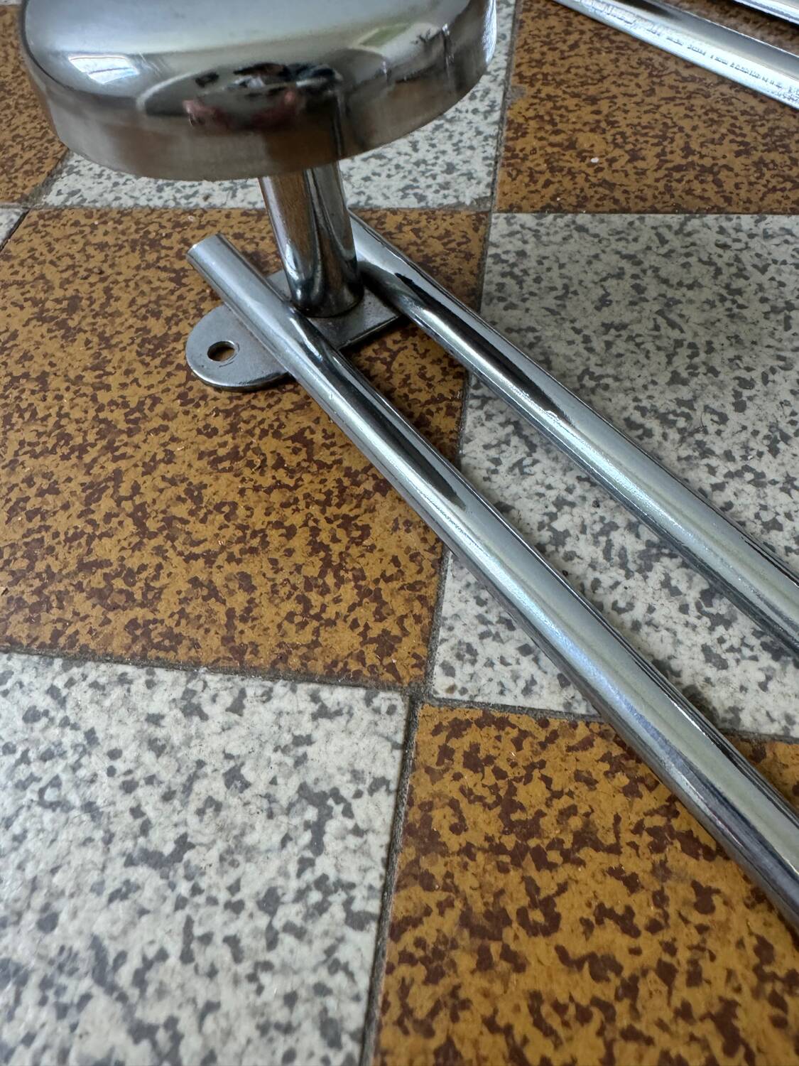 70s chrome metal coat rack (X2)