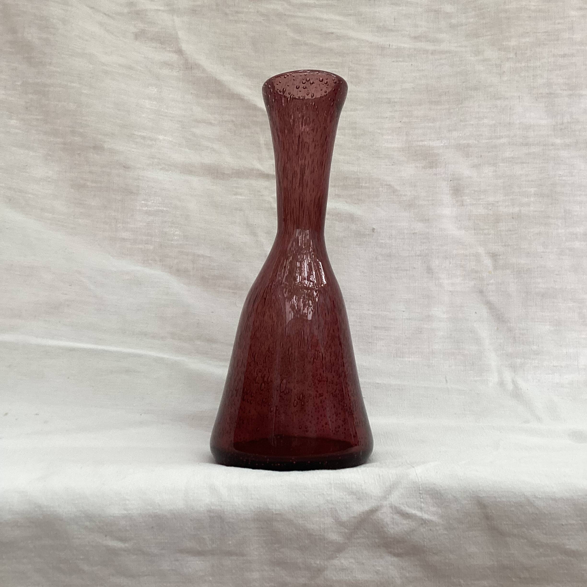 Mouth-blown glass vase Dimension: height -28 cm- diameter low-11cm-