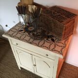 Small tiled buffet