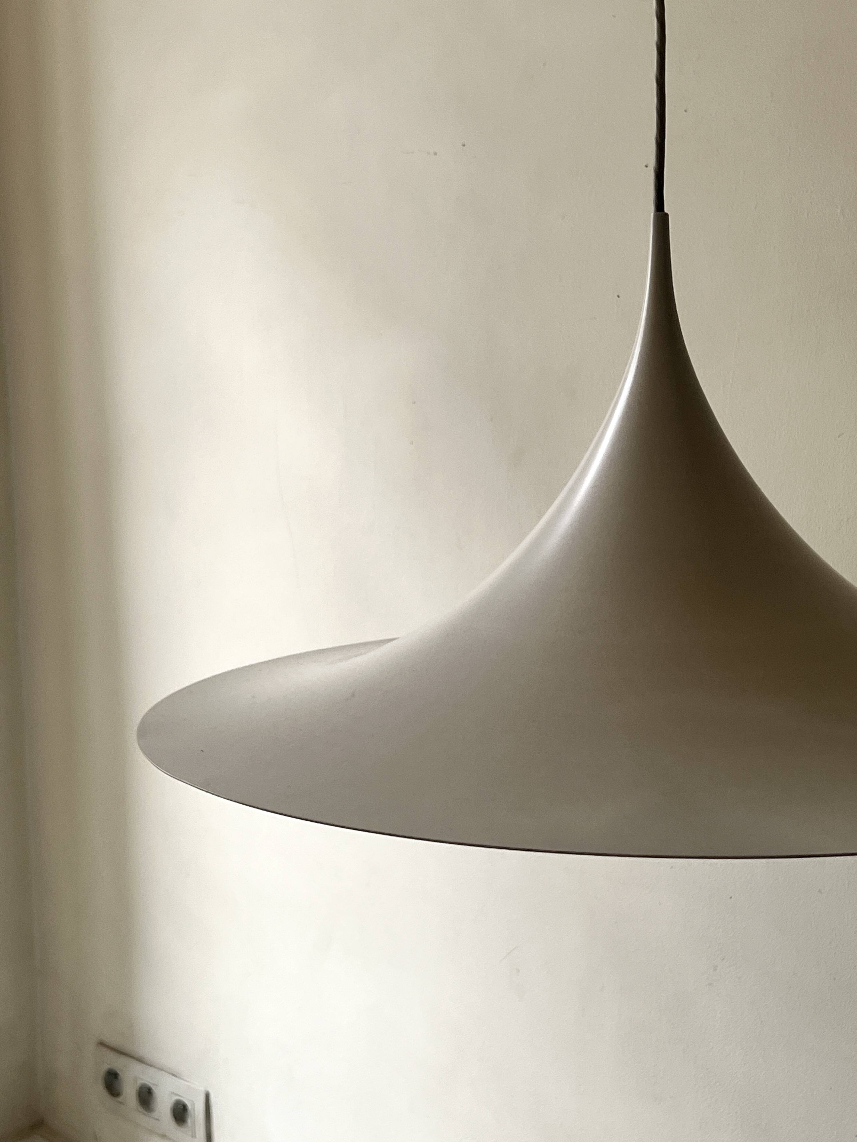 Suspension XL white metal tulip by C. Bonderup & T. Thorup, design Gubi