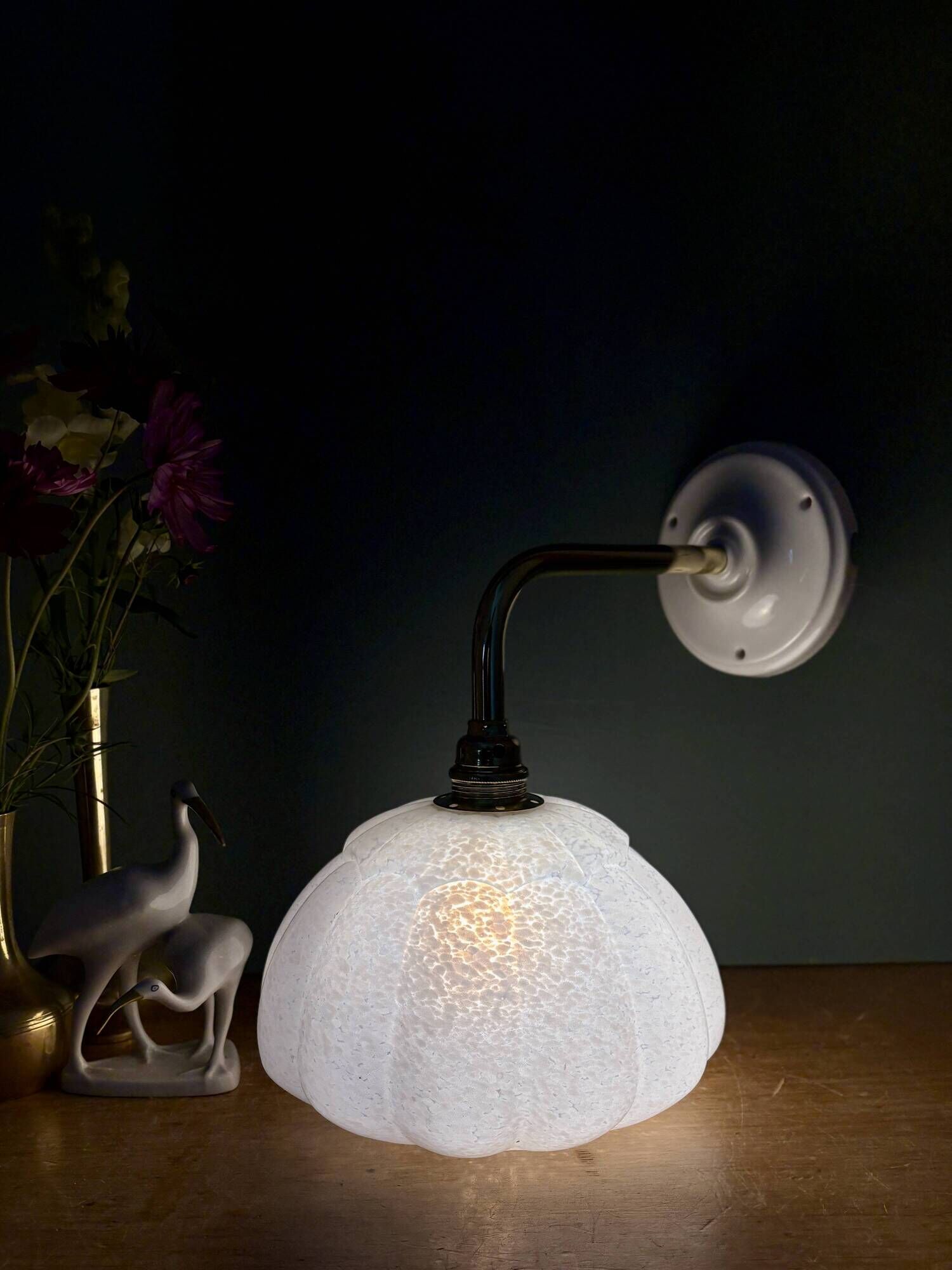 Vintage glass wall light with a curved arm from Clichy, white.