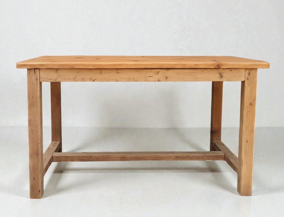 Dining table for 6 people – square feet