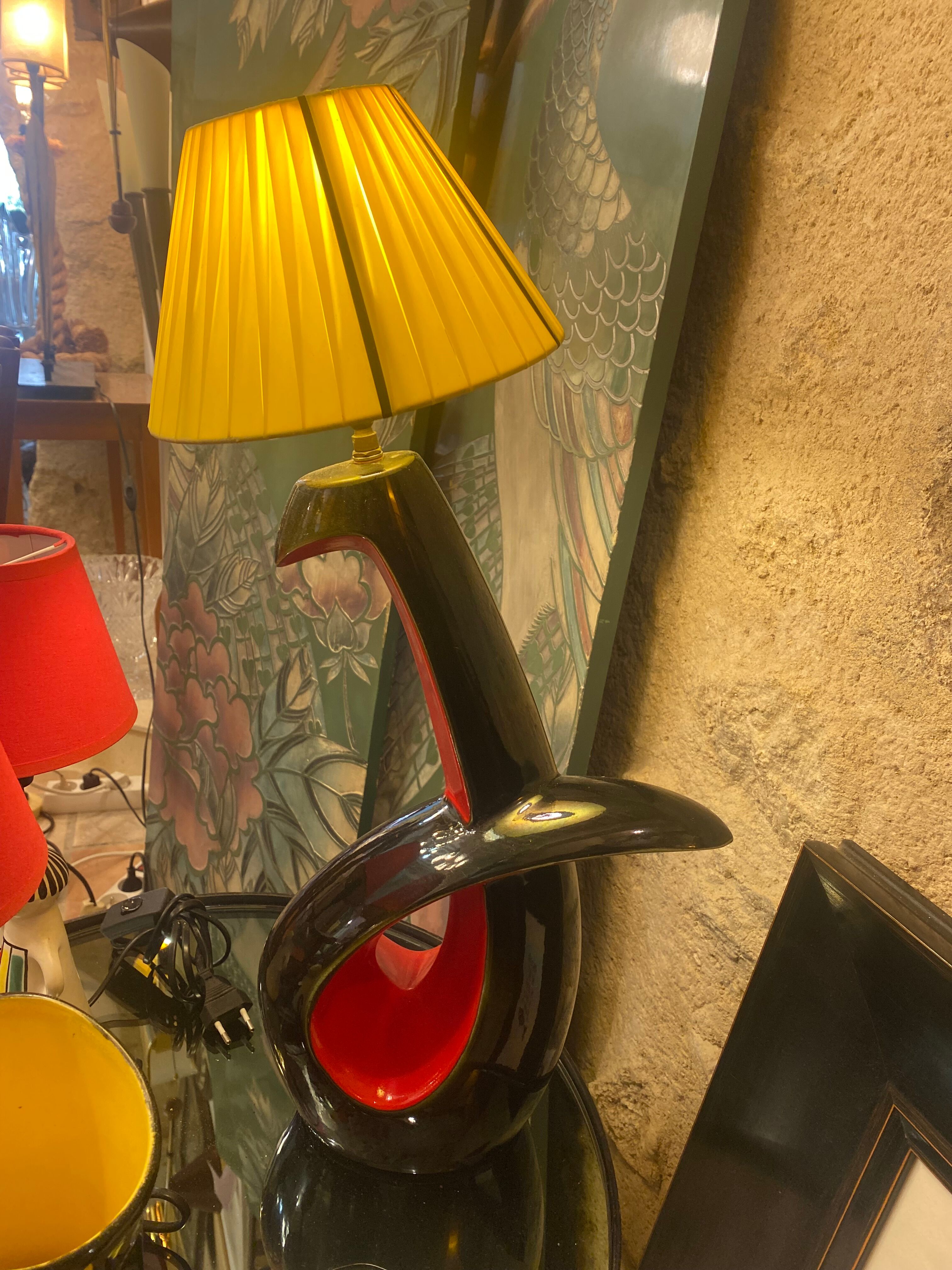 Two-tone ceramic lamp