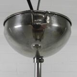 Lampe d'école ancienne avec une grande boule en verre opale, années 1930