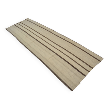 Tapis Kilim vintage blanc et marron, référence 3074